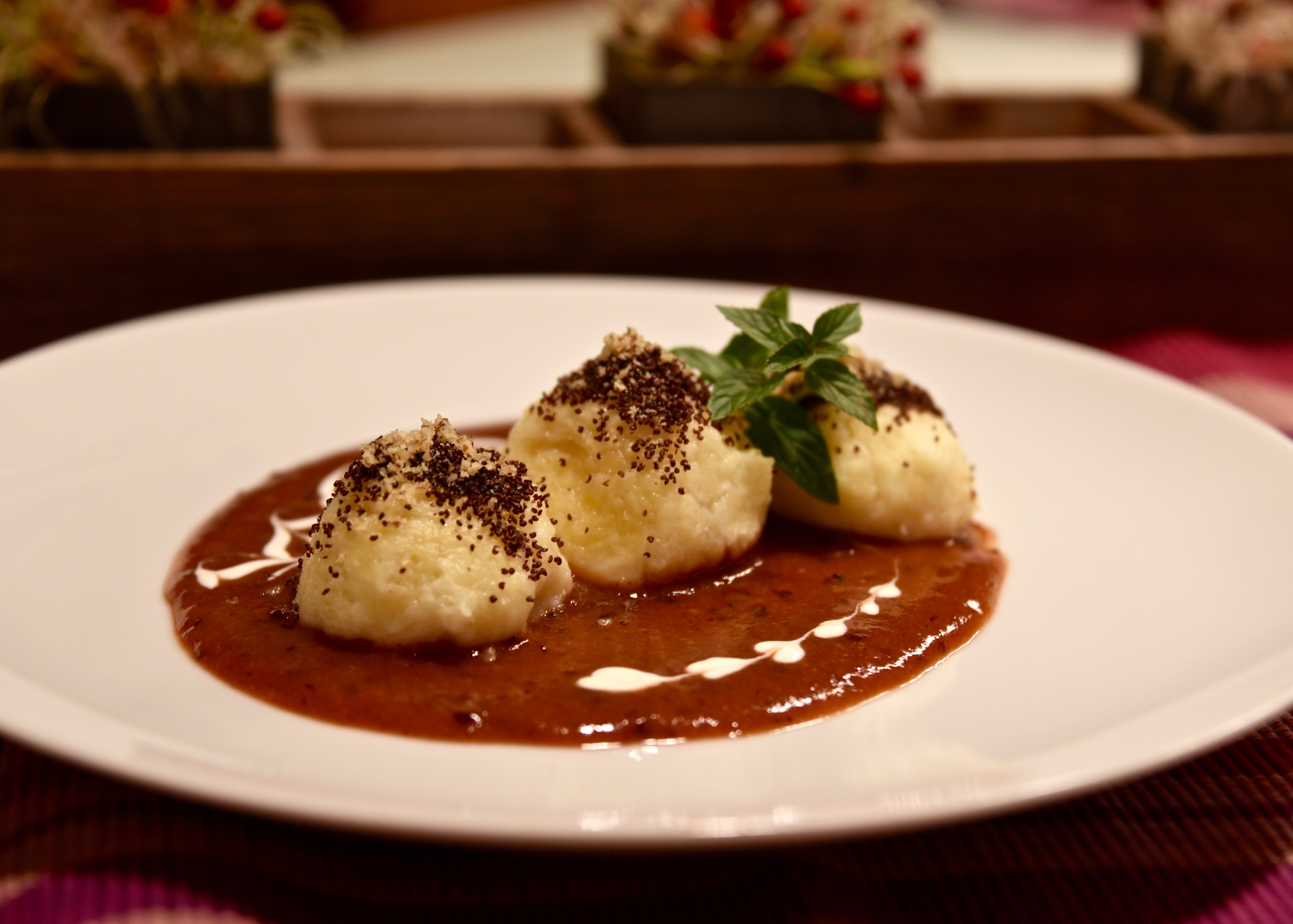Topfenknödel mit Zwetschkenröster